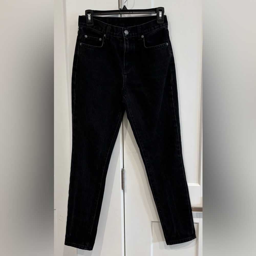 Carmar Denim Los Angeles Women's Black Straight Leg Jeans. Size 25